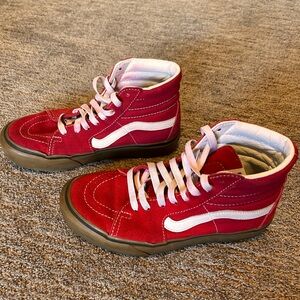 High top red vans. Women’s 7. Men’s 5.5